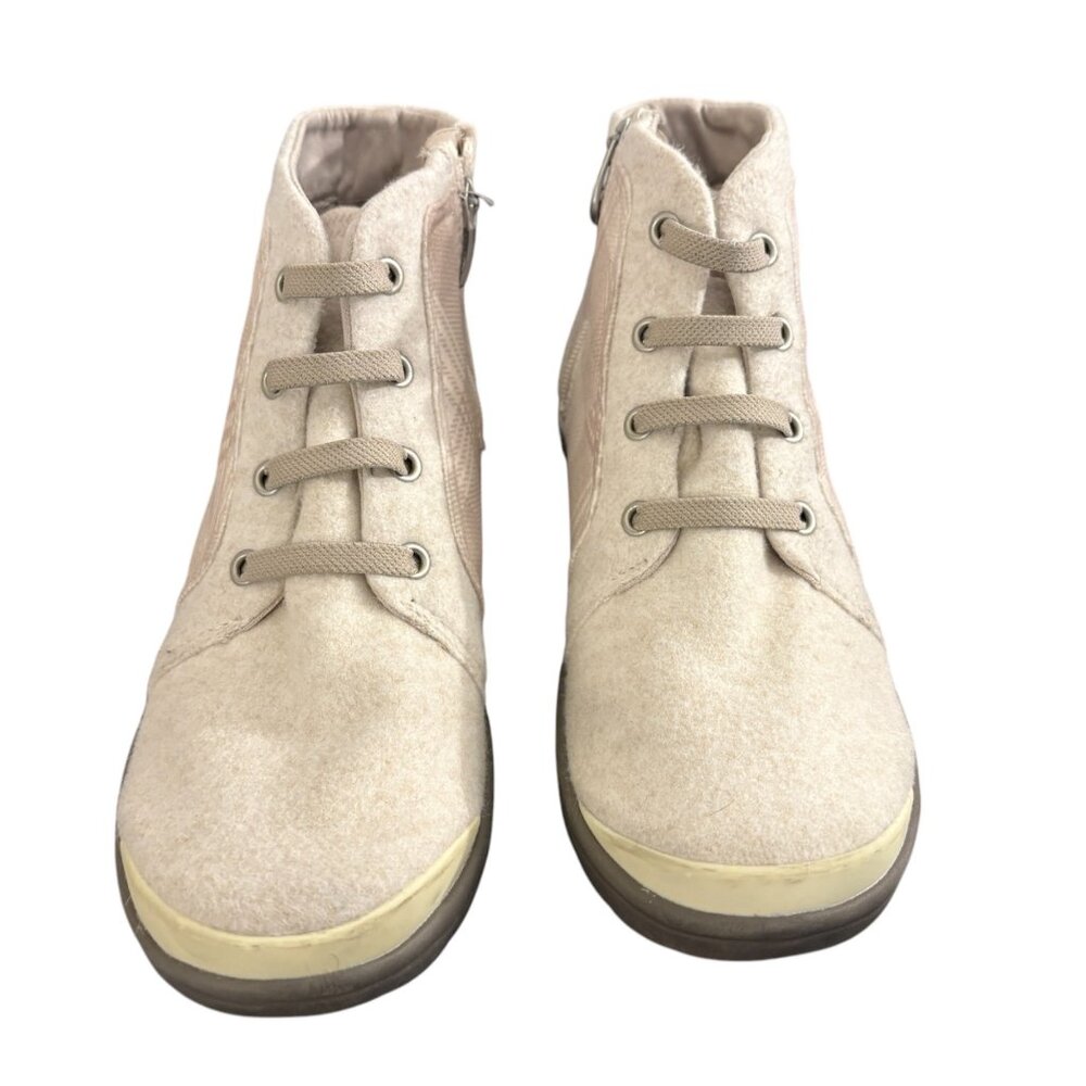 Bzees Kick Back Ankle Boot Comfort Booties Machine Washable